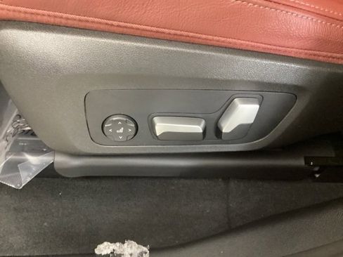 Used 2024 BMW X4 M40i w/ Premium Package image 15