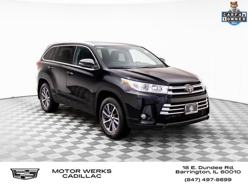 Used 2019 Toyota Highlander SE image 1