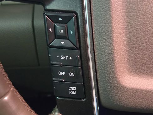 Used 2015 Lincoln Navigator 4WD image 32