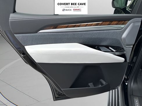 Used 2026 Cadillac Escalade Platinum Sport w/ LPO, Floor Liner Package image 21