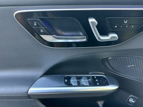 Used 2022 Mercedes-Benz C 300 Sedan image 10