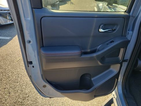 Used 2024 Nissan Frontier PRO-4X w/ Off-Road Protection Package AWD/4WD image 13