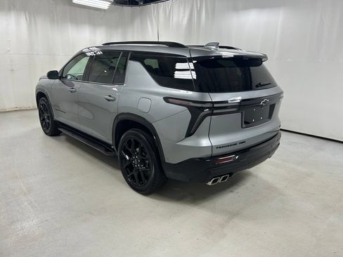 Used 2025 Chevrolet Traverse RS w/ LPO, Floor Liner Package AWD/4WD image 7