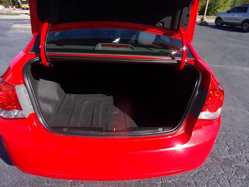 Used 2016 Chevrolet Cruze LT image 11