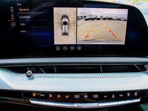 Used 2025 Cadillac Optiq Luxury 1 image 20