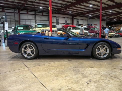 Used 2000 Chevrolet Corvette Convertible w/ Memory Pkg RWD image 10