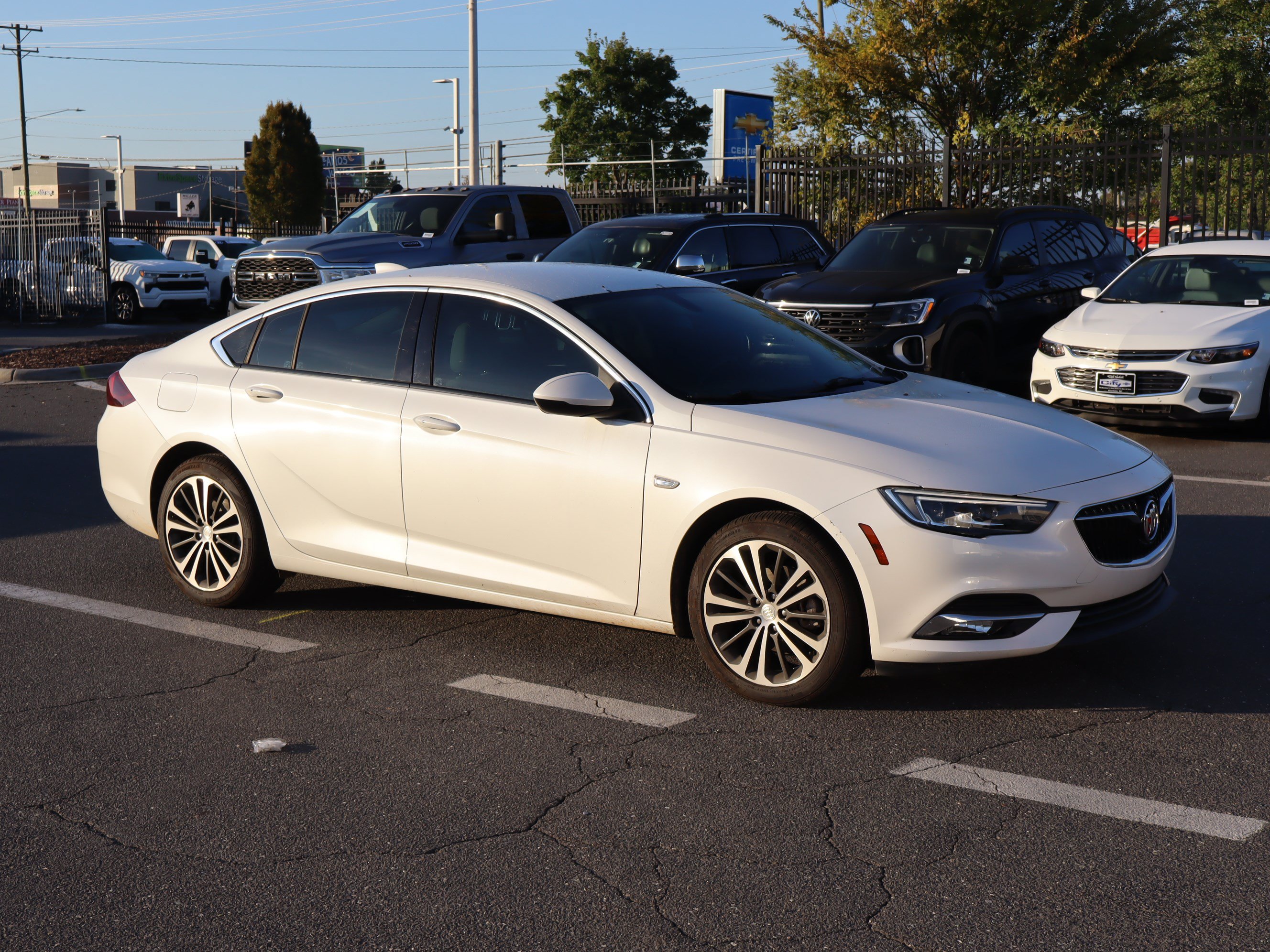 Used 2019 Buick Regal Essence w/ Driver Confidence Package I FWD image 14