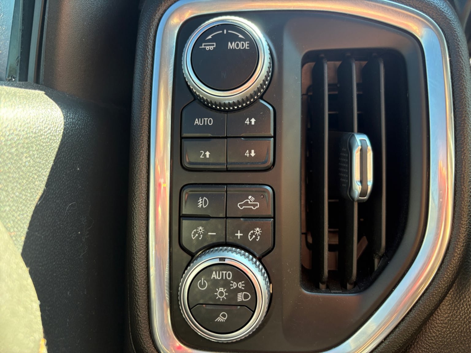 Used 2020 GMC Sierra 1500 AT4 w/ AT4 Premium Package AWD/4WD image 23