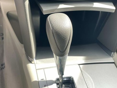 Used 2011 Toyota Camry LE image 14