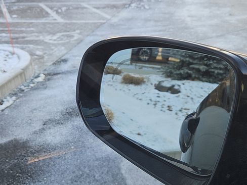 Used 2024 Volvo XC60 B5 Plus w/ Protection Package Premier image 18