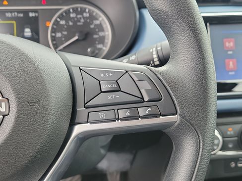 Used 2025 Nissan Versa SV FWD image 21