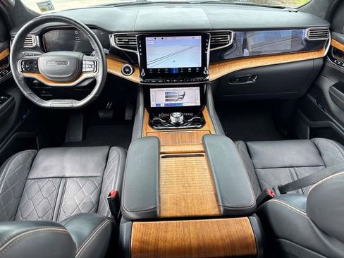 Used 2022 Jeep Grand Wagoneer Series III AWD/4WD image 21