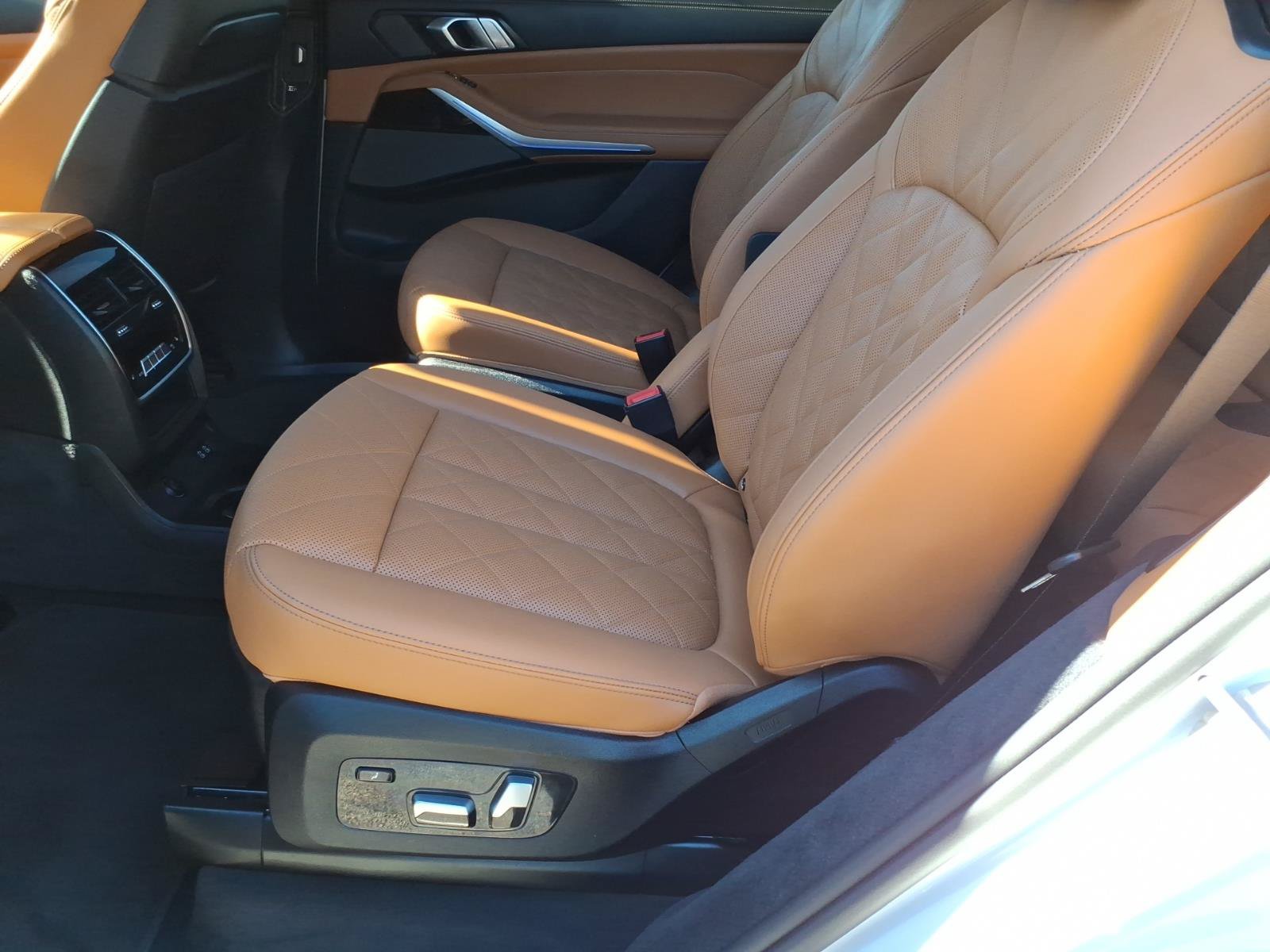 Used 2026 BMW X7 xDrive40i w/ M Sport Package AWD/4WD image 14