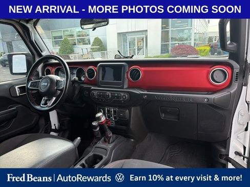 Used 2020 Jeep Wrangler Unlimited Rubicon w/ LED Lighting Group AWD/4WD image 4
