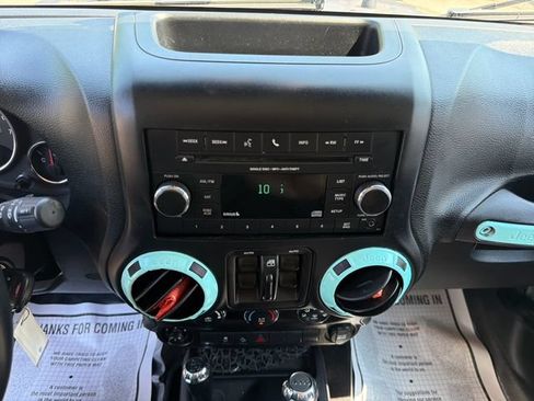Used 2015 Jeep Wrangler Unlimited Sport w/ Quick Order Package 24S AWD/4WD image 19