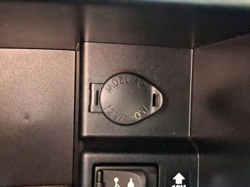 Used 2014 Toyota Camry L image 24