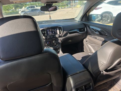 Used 2023 GMC Terrain AT4 w/ Infotainment Package II AWD/4WD image 9
