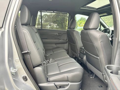 Used 2025 Honda Passport TrailSport image 25