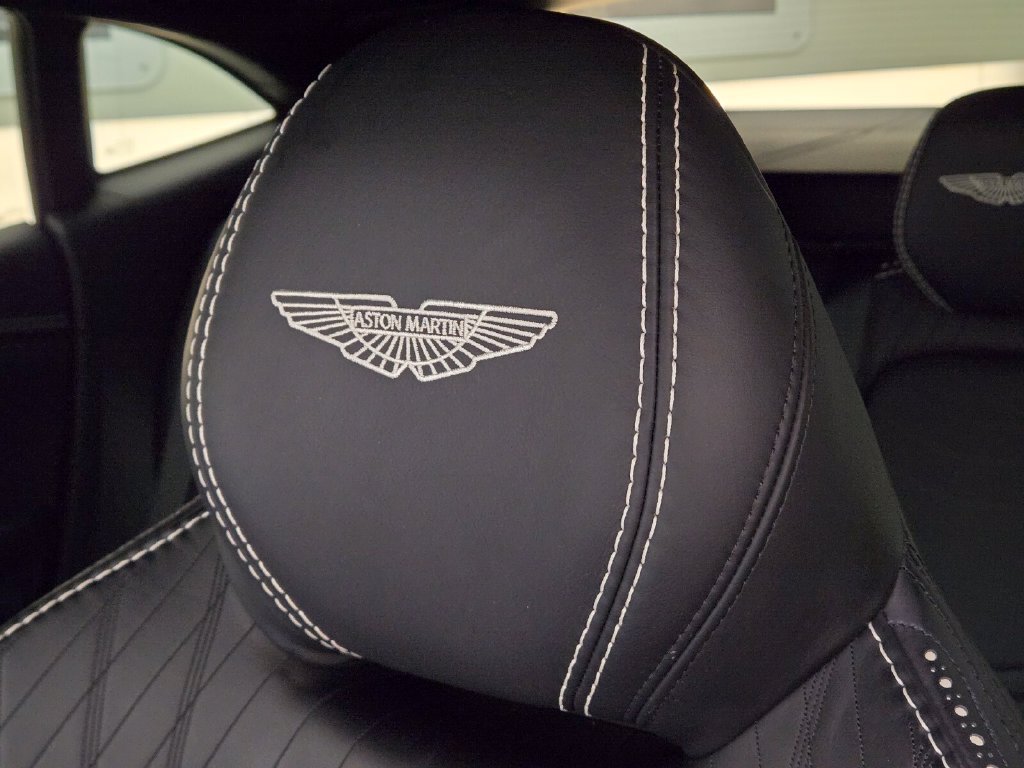 Used 2022 Aston Martin DBX AWD/4WD image 33