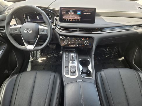 Used 2025 INFINITI QX60 Luxe w/ Vision Package FWD image 2