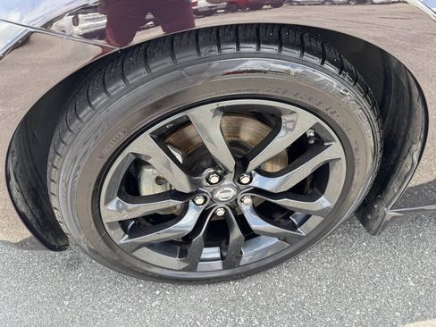 Used 2015 Nissan 370Z Touring RWD image 13