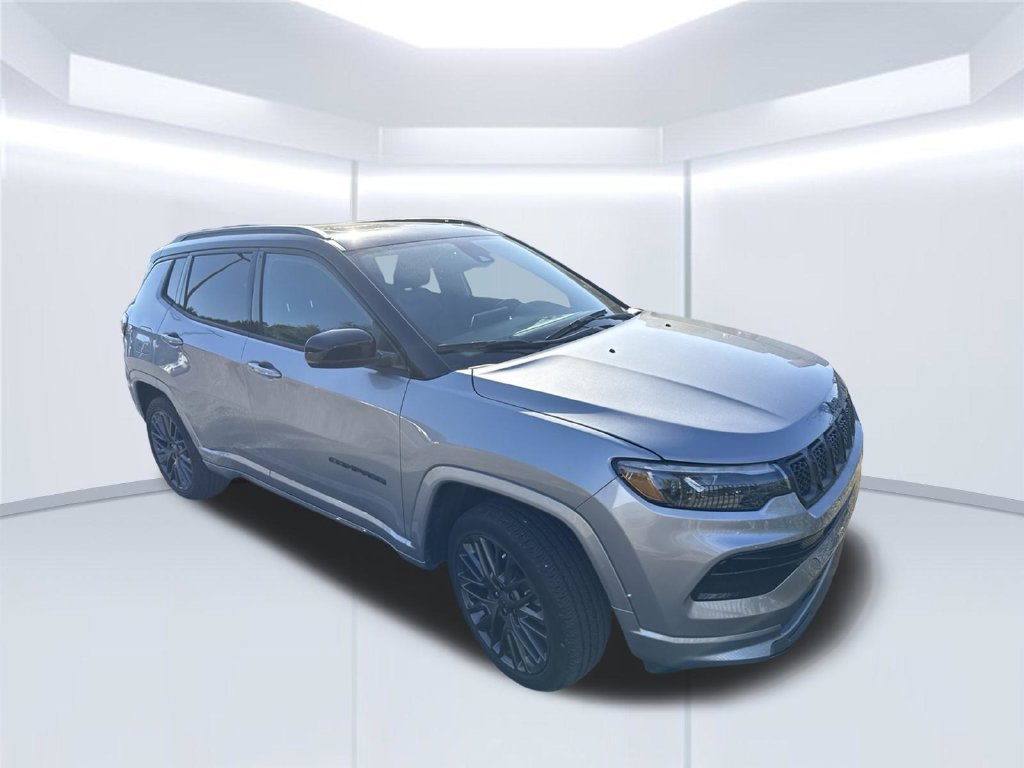 Used 2024 Jeep Compass Limited w/ High Altitude Package AWD/4WD image 2