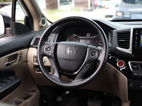 Used 2016 Honda Pilot Touring image 31