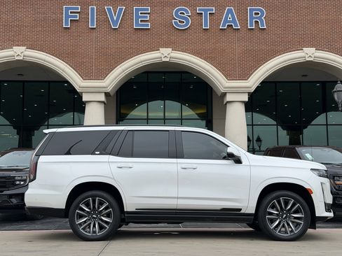 Used 2023 Cadillac Escalade Sport Platinum AWD/4WD image 3