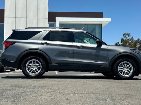 New 2026 Ford Explorer Active w/ Active Comfort Package RWD image 2