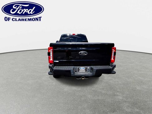 Used 2023 Ford F350 Lariat w/ Black Appearance Package AWD/4WD image 9
