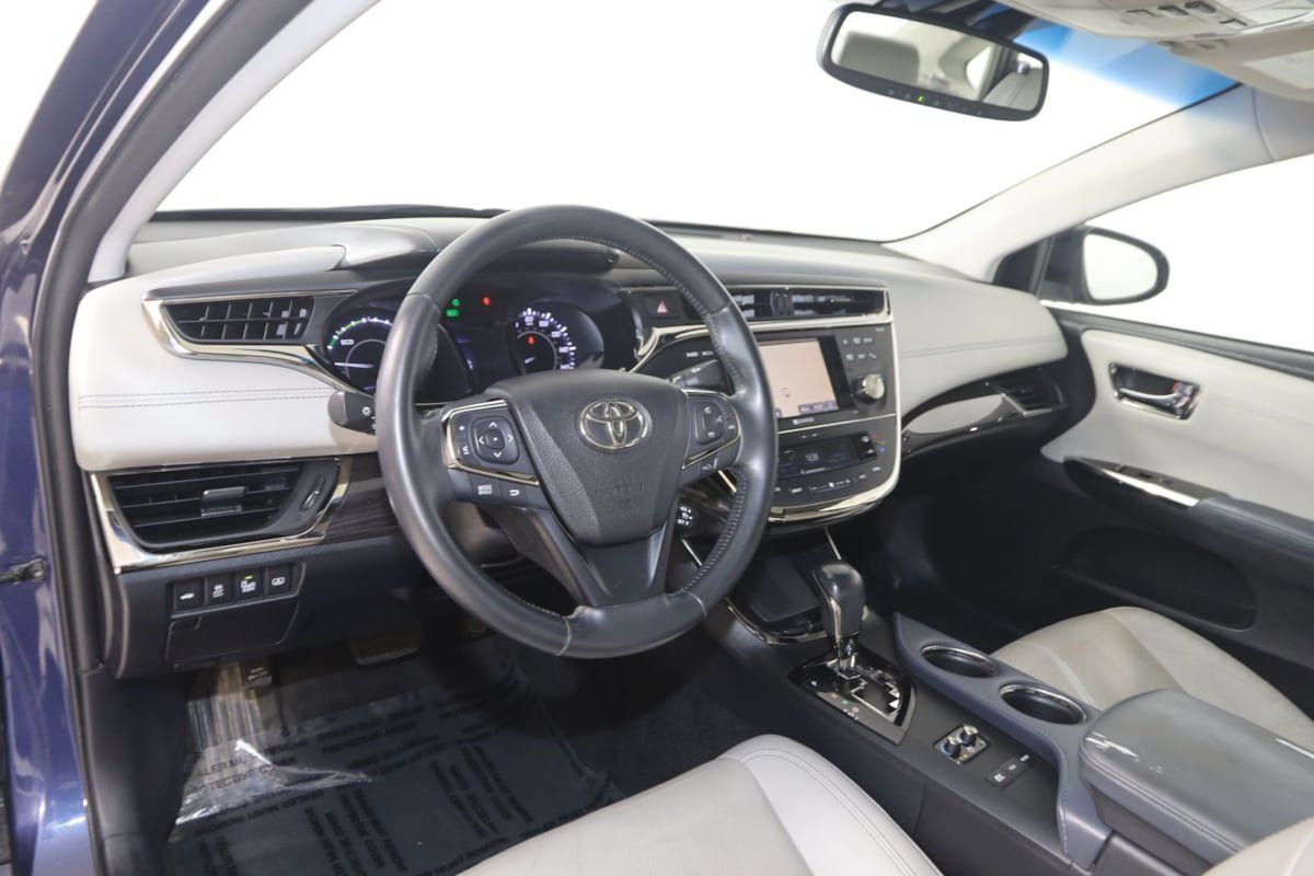 Used 2014 Toyota Avalon Limited w/ Technology Package FWD image 24