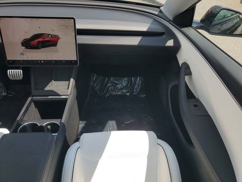 Used 2024 Tesla Model 3 Performance AWD/4WD image 18