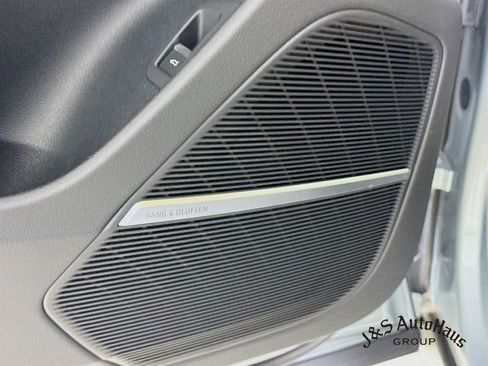 Used 2023 Audi Q8 Premium Plus w/ Premium Plus Package image 24