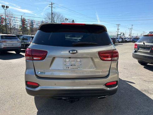 Used 2019 Kia Sorento LX w/ LX Convenience Package image 8