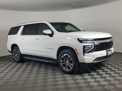 Used 2025 Chevrolet Suburban LS image 2