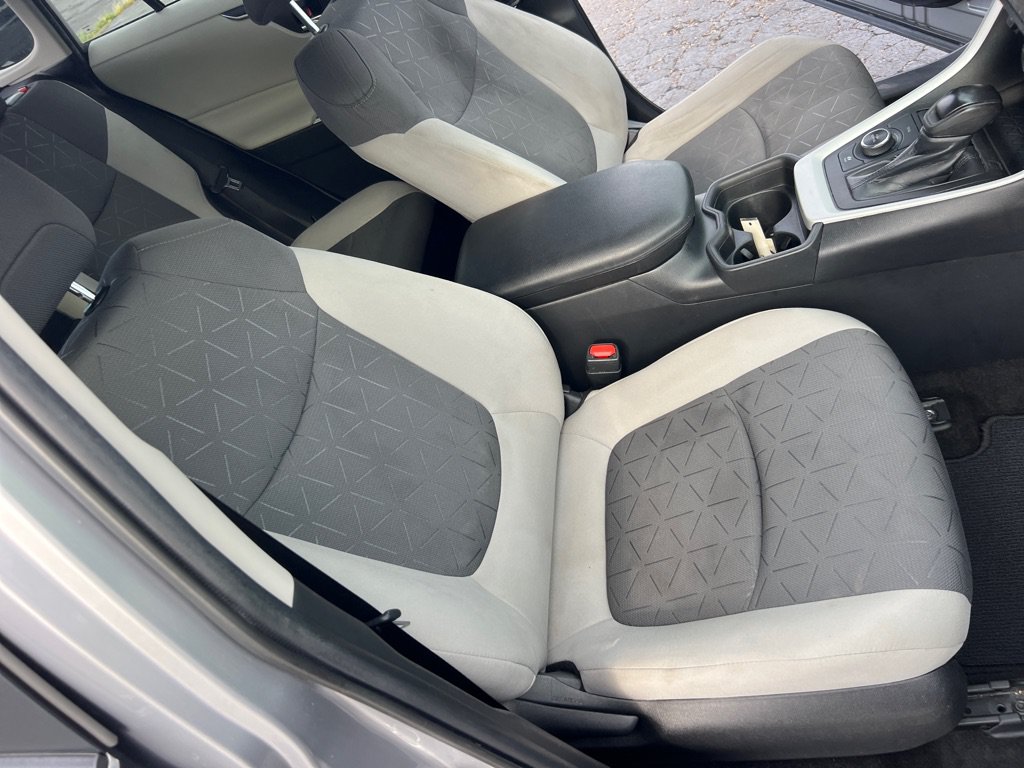 Used 2021 Toyota RAV4 XLE AWD/4WD image 21