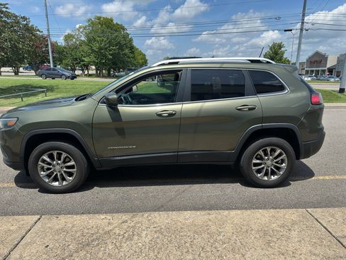 Used 2021 Jeep Cherokee Latitude Lux w/ Comfort/Convenience Group AWD/4WD image 7