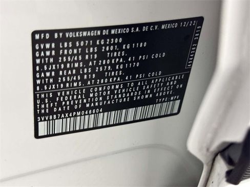 Used 2023 Volkswagen Tiguan SE R-Line image 16