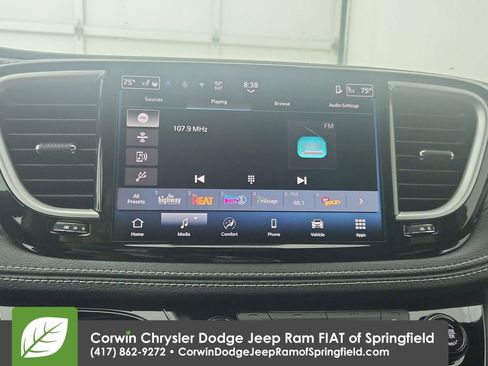 Certified 2026 Chrysler Pacifica Select image 24