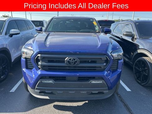 Used 2024 Toyota Tacoma SR5 AWD/4WD image 13