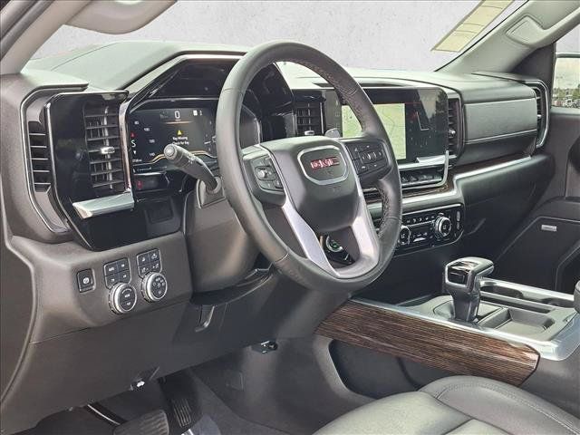 Used 2025 GMC Sierra 1500 Elevation w/ Elevation Premium Package AWD/4WD image 9