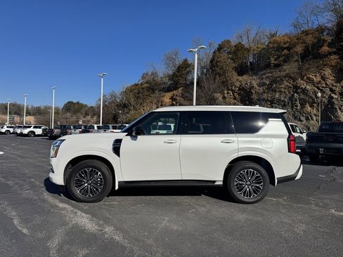 Used 2025 Nissan Armada SL w/ Captain's Chari Seat Package image 4