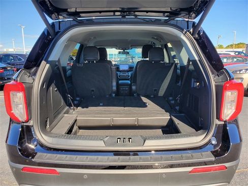Certified 2022 Ford Explorer XLT w/ Equipment Group 202A image 29