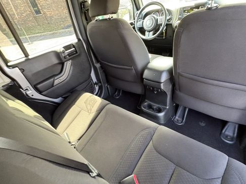 Used 2016 Jeep Wrangler Unlimited Sport w/ Quick Order Package 24S AWD/4WD image 34