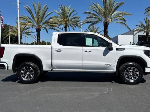 Used 2025 GMC Sierra 1500 AT4 AWD/4WD image 2