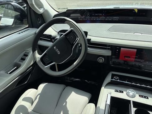 New 2026 Lincoln Navigator L Reserve AWD/4WD image 13