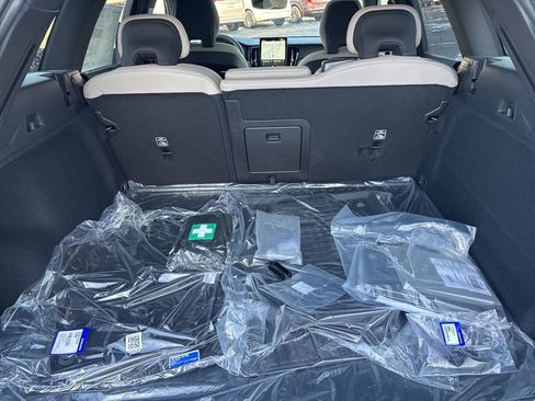 New 2026 Volvo XC60 B5 Plus w/ Protection Package Premier AWD/4WD image 45