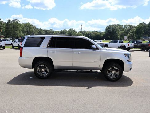 Used 2018 Chevrolet Tahoe LT w/ Luxury Package AWD/4WD image 4