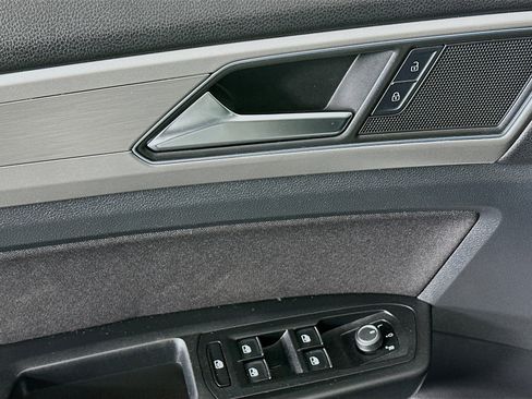 Used 2018 Volkswagen Atlas S image 15