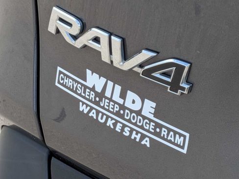 Used 2019 Toyota RAV4 XLE w/ Convenience Package AWD/4WD image 11